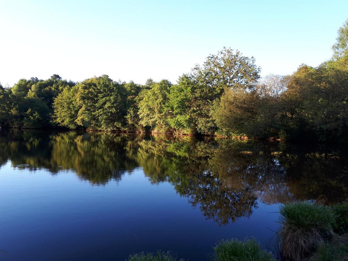 Gite De Lac Tranquille Plaud Exterior foto