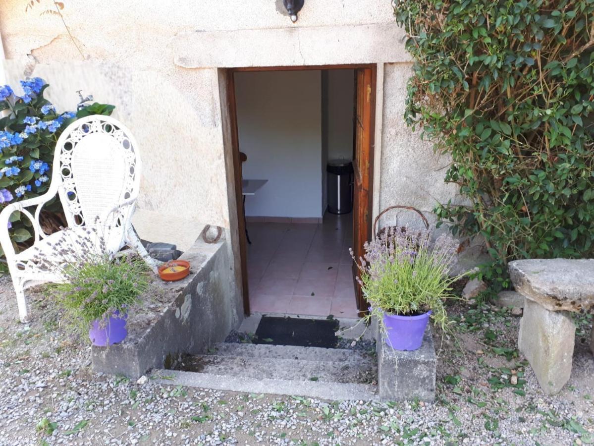 Gite De Lac Tranquille Plaud Exterior foto